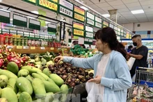 Abondance de fruits locaux sur le marché de Hô Chi Minh-Ville. Photo : VNA.