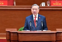 Le secrétaire général du Parti To Lam s'exprime lors de la cérémonie de clôture du XIVe Congrès national du Parti.