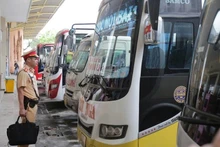 Un plan d’évaluation de la sécurité routière concernant les bus-couchettes circulant dans les provinces montagneuses du Nord, sera mené à partir du 9 mars. Photo : Dantri.