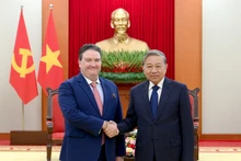 [En images] Le secrétaire général To Lam reçoit l'ambassadeur américain Marc Knapper