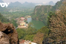 La grotte de Tuyet Son, un itinéraire de trekking au cœur de la pagode de Huong