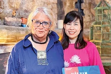 L’artiste Dominique de Miscault et la docteure Hoang Thi Hong Ha.