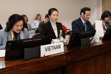 La vice-ministre de l'Intérieur, Nguyen Thi Ha, défend le 9e rapport national sur la mise en œuvre de la CEDAW. Photo : VNA.