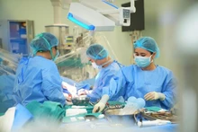 Une greffe d’organe réalisée à l’Hôpital central militaire 108. Photo : Hôpital militaire central 108.