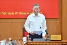Le secrétaire général du Parti communiste du Vietnam, To Lam s'exprime lors de la réunion. Photo : NDEL.