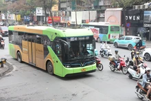Hanoï accélère la transition vers un réseau de bus verts. Photo : Thanh Hai.