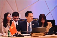 Le vice-ministre des Affaires étrangères, Dang Hoang Giang, lors des réunions des hauts officiels (SOM) de l’ASEAN, de l’ASEAN+3 et du Sommet de l’Asie de l’Est (EAS). Photo : VNA.