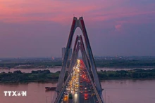 Pont Nhat Tan dans la capitale Hanoi. Photo : VNA.