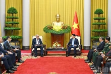 Le président vietnamien Luong Cuong reçoit le ministre turc de la Défense Yasar Guler. Photo : NDEL.