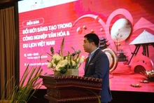 Le Dr Nguyen Trung Dung, président du Réseau vietnamien pour l’innovation et l’entrepreneuriat dans l’enseignement supérieur (VNEI) s'exprime lors du forum. Photo : VOV.