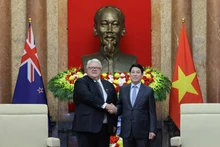 Le président vietnamien Luong Cuong (à droite) et le président de la Chambres des représentants de Nouvelle-Zélande. Photo : NDEL.