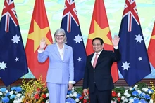 Le Premier ministre Pham Minh Chinh et la gouverneure générale d’Australie, Sam Mostyn. Photo : NDEL.
