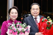 Le président de l’Assemblée nationale du Vietnam, Tran Thanh Man, et son épouse. Photo : VNA.