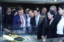Le président vietnamien Luong Cuong, accompagné de son épouse et d’une délégation de haut niveau, se rend au musée Gamal Abdel Nasser, au Caire. Photo : VNA.