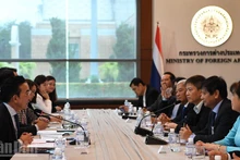 La délégation de l’Association des journalistes du Vietnam au siège du ministère thaïlandais des Affaires étrangères. Photo : NDEL.