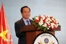 Le président du Comité populaire de Hô Chi Minh-Ville, Nguyen Van Duoc prend la parole lors de l'événement. Photo : VNA