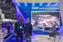 Lê Thai Hoa, conseiller commercial vietnamien en Israël, lors du salon UVID DroneTech 2025 consacré aux technologies de drones. Photo : VNA.