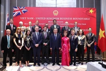 Le secrétaire général du Parti communiste du Vietnam, To Lam, lors de la rencontre avec des entreprises britanniques, le 30 octobre (heure locale) à Londres. Photo : VNA.