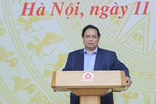 Le Premier ministre Pham Minh Chinh prend la parole lors de la réunion. Photo : VGP.