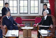 Le secrétaire général du Parti communiste du Vietnam (PCV), To Lam (à gauche), et le président de la Chambre des Lords du Royaume-Uni, John McFall (baron McFall d’Alcluith). Photo : VNA.