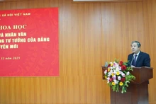 Le docteur Ngo Dong Hai, membre du Comité central du Parti et vice-chef de la Commission centrale de la sensibilisation, de l'éducation et de la mobilisation des masses s'exprime lors de l'événement. Photo : NDEL.