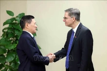 Le vice-Premier ministre Hô Duc Phoc (gauche) et le vice-président de la Banque mondiale (BM) pour l'Asie de l'Est et le Pacifique, Carlos Felipe Jaramillo. Photo : VNA.