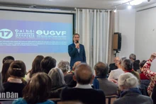 Vuong Huu Nhan réélu président de l’Association des Vietnamiens de France pour le mandat 2025–2028.