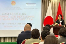La Consule générale du Vietnam à Fukuoka, Vu Chi Mai s'exprime au séminaire. Photo : VNA.