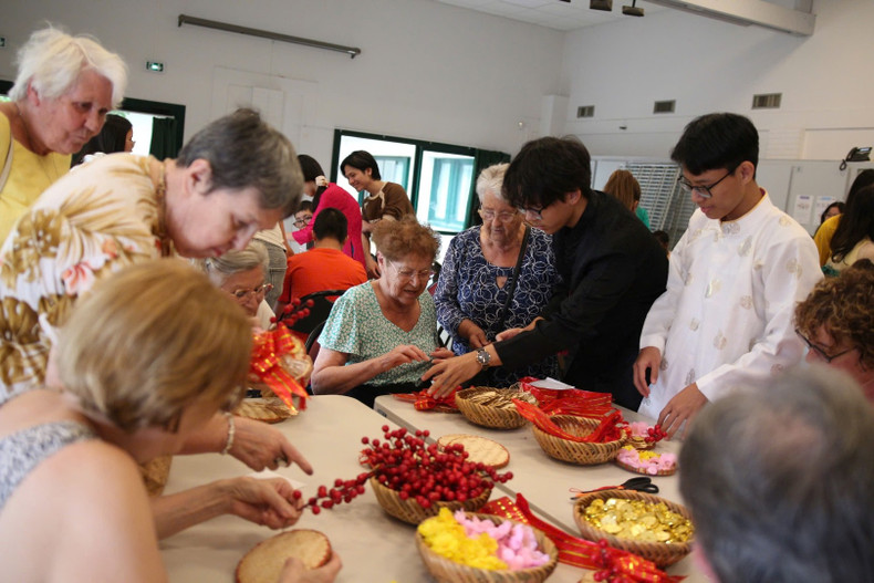 Les activités de découverte des villages d’artisanat attirent une grande attention. 18.jpg