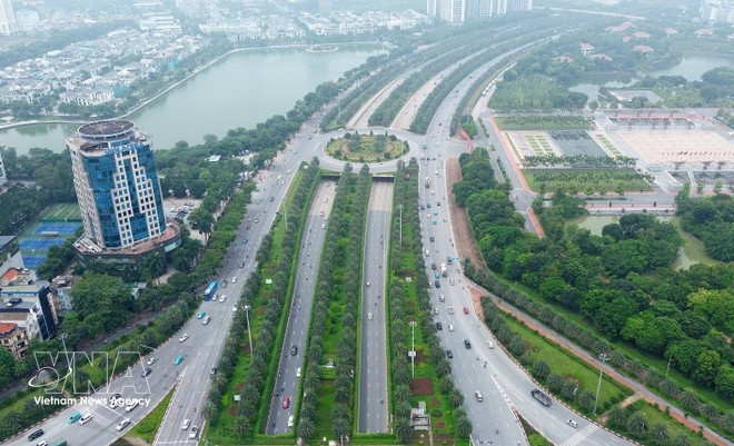 Vue aérienne de l'avenue Thang Long à Hanoi. Photo: VNA