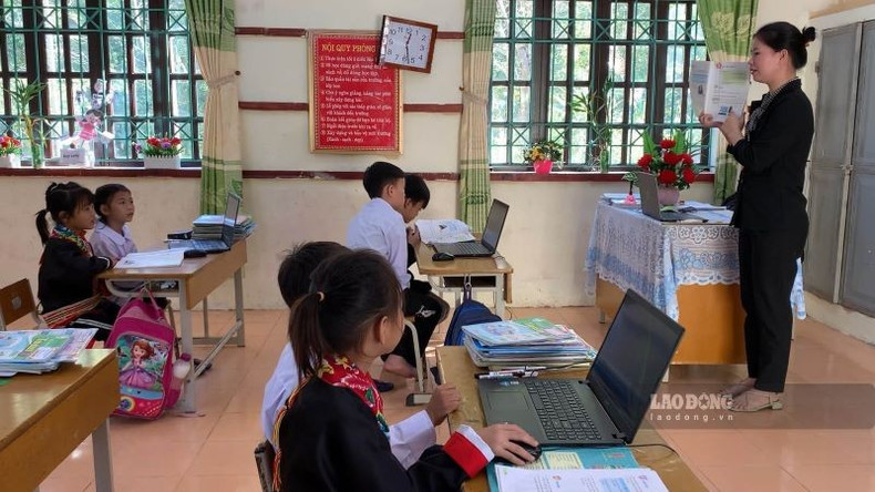 Lors d'un cours d'informatique pour enfants dans les hautes terres. Photo : LDO. co-tin-6.jpg