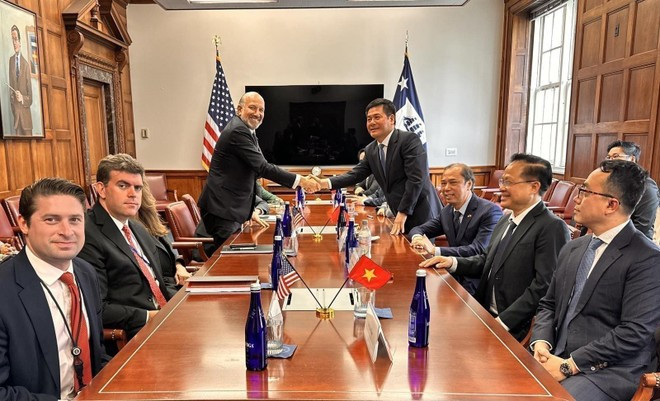 Lors d'une réunion de négociation sur les échanges commerciaux réciproques entre le Vietnam et les États-Unis en mai dernier. Photo : VNA. Lors d'une réunion de négociation sur les échanges commerciaux réciproques entre le Vietnam et les États-Unis en mai dernier. Photo : VNA.