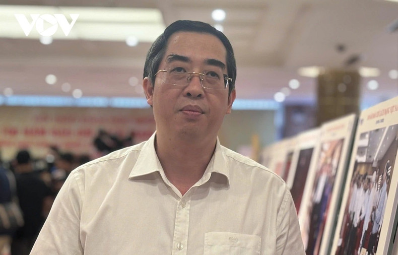 M. Le Hai, membre du comité de rédaction de la Revue Cộng Sản(Communiste). Photo: VOV dan-than-va-cong-hien-cho-nghe-bao-2.jpg