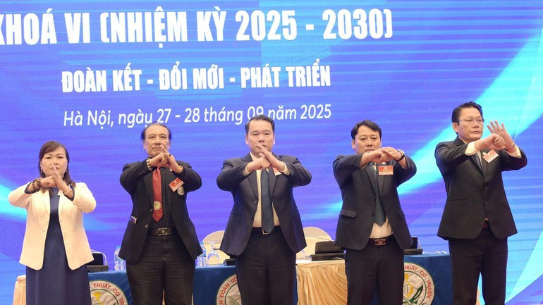 La Fédération des arts martiaux traditionnels vietnamiens poursuivra ses efforts de promotion de cet art martial traditionnel. Photo : NDEL image-2.jpg