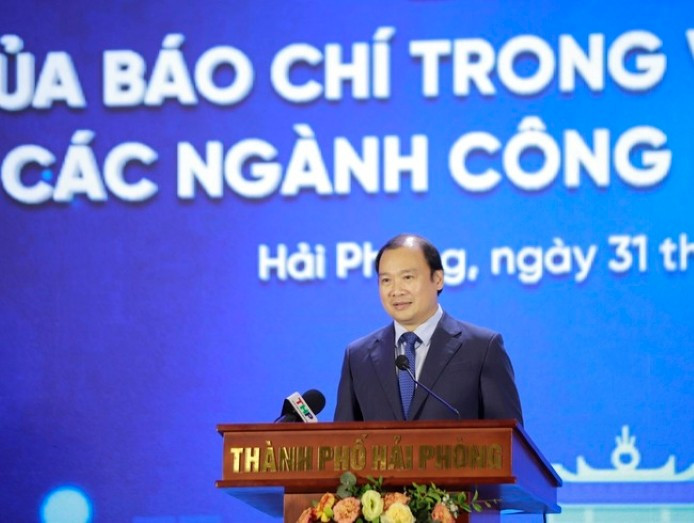 Le vice-ministre permanent du ministère de la Culture, des Sports et du Tourisme Le Hai Binh s'exprime au forum. Photo: bvhttdl.gov.vn mg2194-1748686327381759300887.jpg