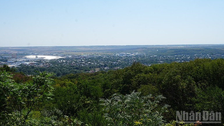 Vue de Pyatigorsk depuis la montagne. Photo : Xuan Hung. z5.jpg
