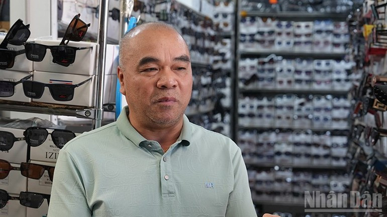 Pham Van Cong, installé en Russie depuis 1986. Photo : Xuan Hung. z3.jpg