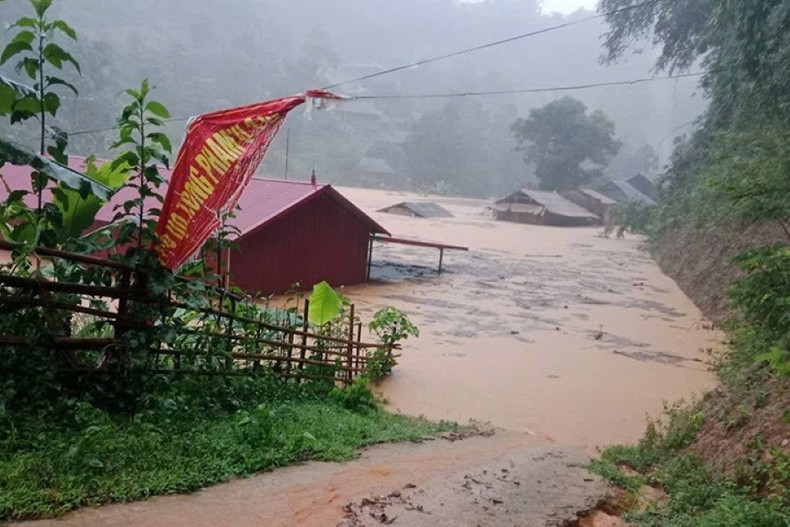 Les crues ont inondé de nombreuses habitations à Dien Bien. Photo fournie par la commune de Na Son. dien-bien-2-1754042490992490295326.jpg