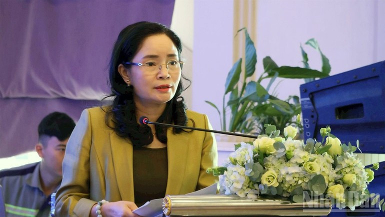 Mme Trinh Thi Thuy, vice-ministre de la Culture, des Sports et du Tourisme s'exprime à la conférence. Photo : NDEL. b.jpg