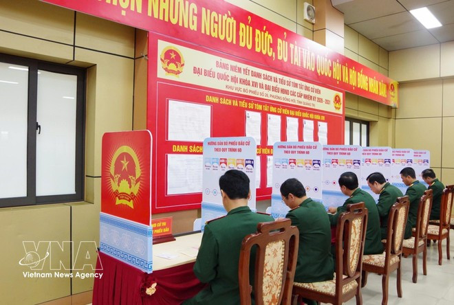 Au total, 522 électeurs ont voté au bureau de vote n° 26 du quartier de Dong Hoi, dans la province de Quang Tri. Photo : VNA