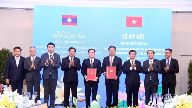 Signature du protocole d’accord de coopération entre Ho Chi Minh-Ville et Vientiane pour la période 2026-2030. Photo : VNA.
