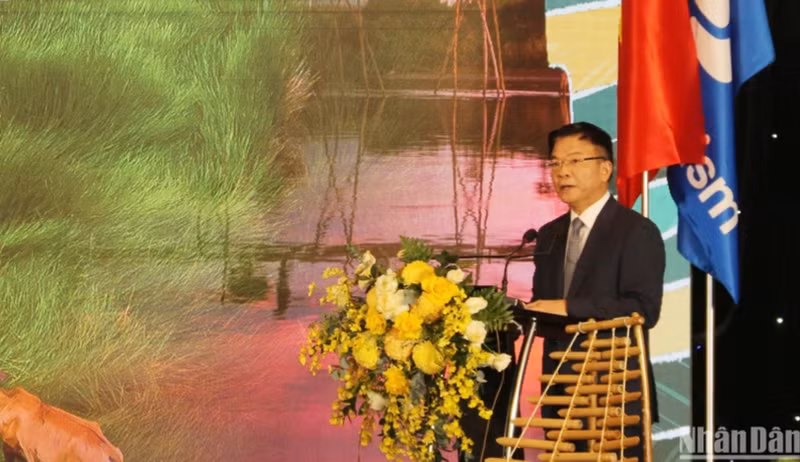 Le vice-Premier ministre Lê Thành Long prend la parole lors de la première Conférence internationale sur le tourisme rural. Photo: NDEL