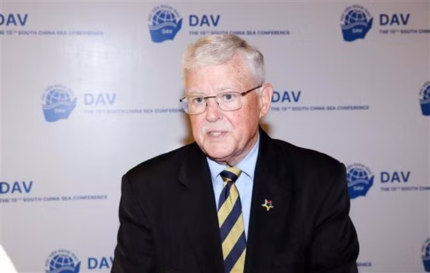Le professeur émérite Carl Thayer. Photo : VNA