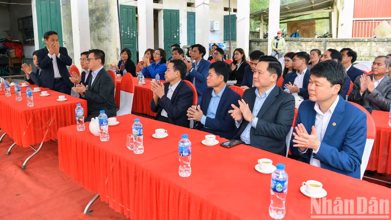 Les délégués lors de la cérémonie. Photo : Nhandan.vn