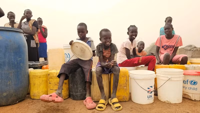 L'Union du génie militaire du Vietnam fournit de l'eau potable aux habitants d’Abyei. Photo: L'Union du génie militaire du Vietnam