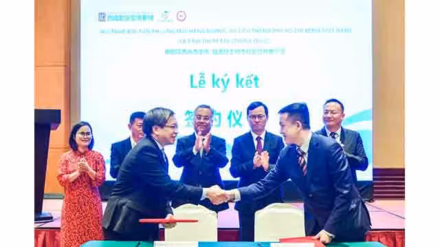 La signature de documents de coopération aérienne entre Hô Chi MInh-Ville et la province du Shaanxi. Photo: VOV 