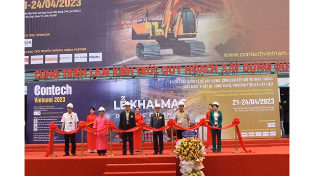 Le Salon Contech Vietnam 2023 a eu lieu avec succès avec la signature de nombreuses transactions commerciales. Photo : baodautu.vn Le Salon Contech Vietnam 2023 a eu lieu avec succès avec la signature de nombreuses transactions commerciales. Photo : baodautu.vn