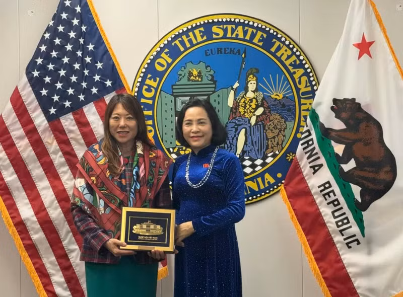 De nombreuses entreprises de Californie (États-Unis) s'intéressent au développement des énergies renouvelables au Vietnam
