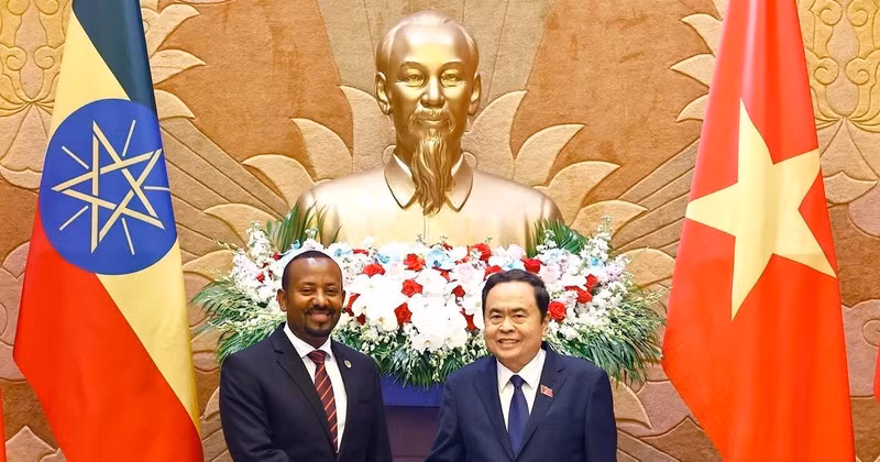 Le président de l'AN Tran Thanh Mân reçoit le Premier ministre éthiopien Abiy Ahmed Ali. Photo : VNA. 