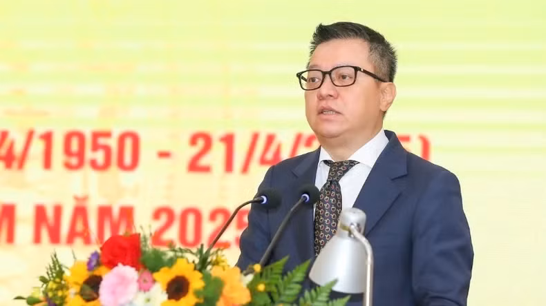 Le président de l'l’Association des Journalistes du Vietnam, Lê Quôc Minh, prend la parole lors de la cérémonie d'ouverture. Photo : nhandan.vn Le président de l'l’Association des Journalistes du Vietnam, Lê Quôc Minh, prend la parole lors de la cérémonie d'ouverture. Photo : nhandan.vn
